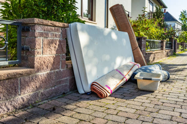 Best Professional Junk Removal  in Lindsay, OK